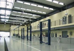 專業(yè)房屋維修與裝修服務(wù) 一站式解決廚房防水、辦公室工裝及管道疏通需求